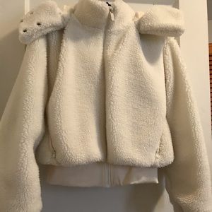 Alo Yoga- Foxy Sherpa